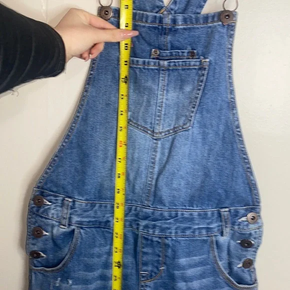 🎱Adorable Distressed Jean Overalls! - Picture 6 of 11